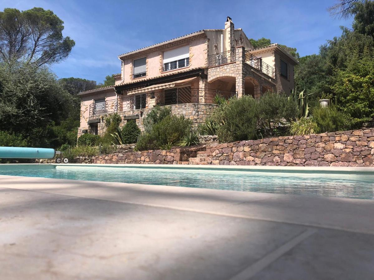 La Garriniere Bed and Breakfast Saint-Raphaël Εξωτερικό φωτογραφία